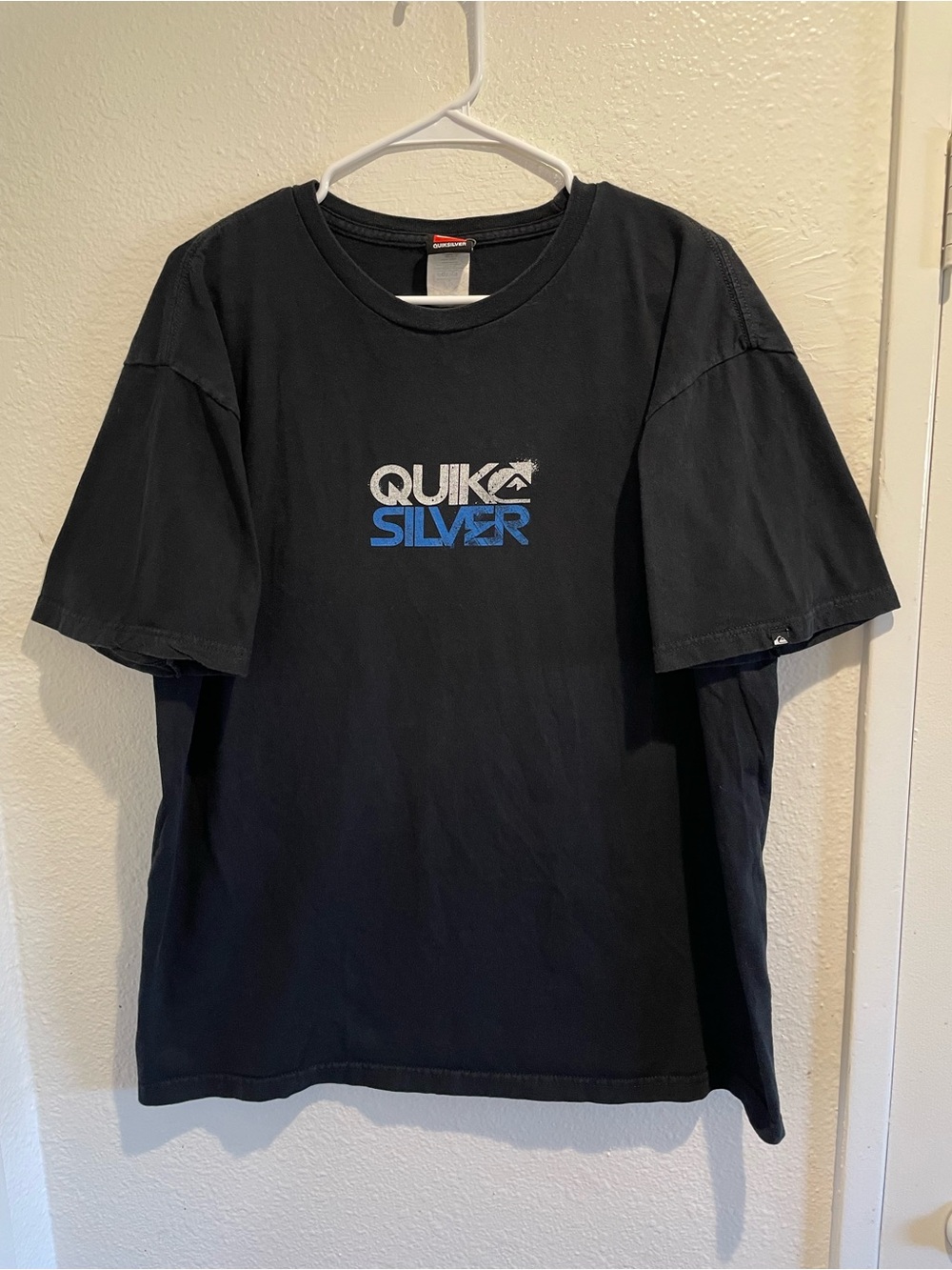 Vintage Quiksilver T-Shirt Black Big Back Silver Blue Logo Size XL Y2K